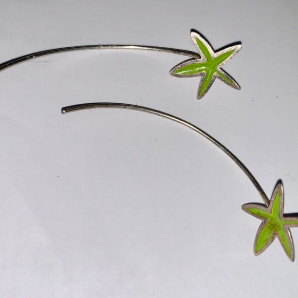 Pierced Earrings, Silver, handmade, Stars with green enamel, Harbourfront - Picture 4 of 4